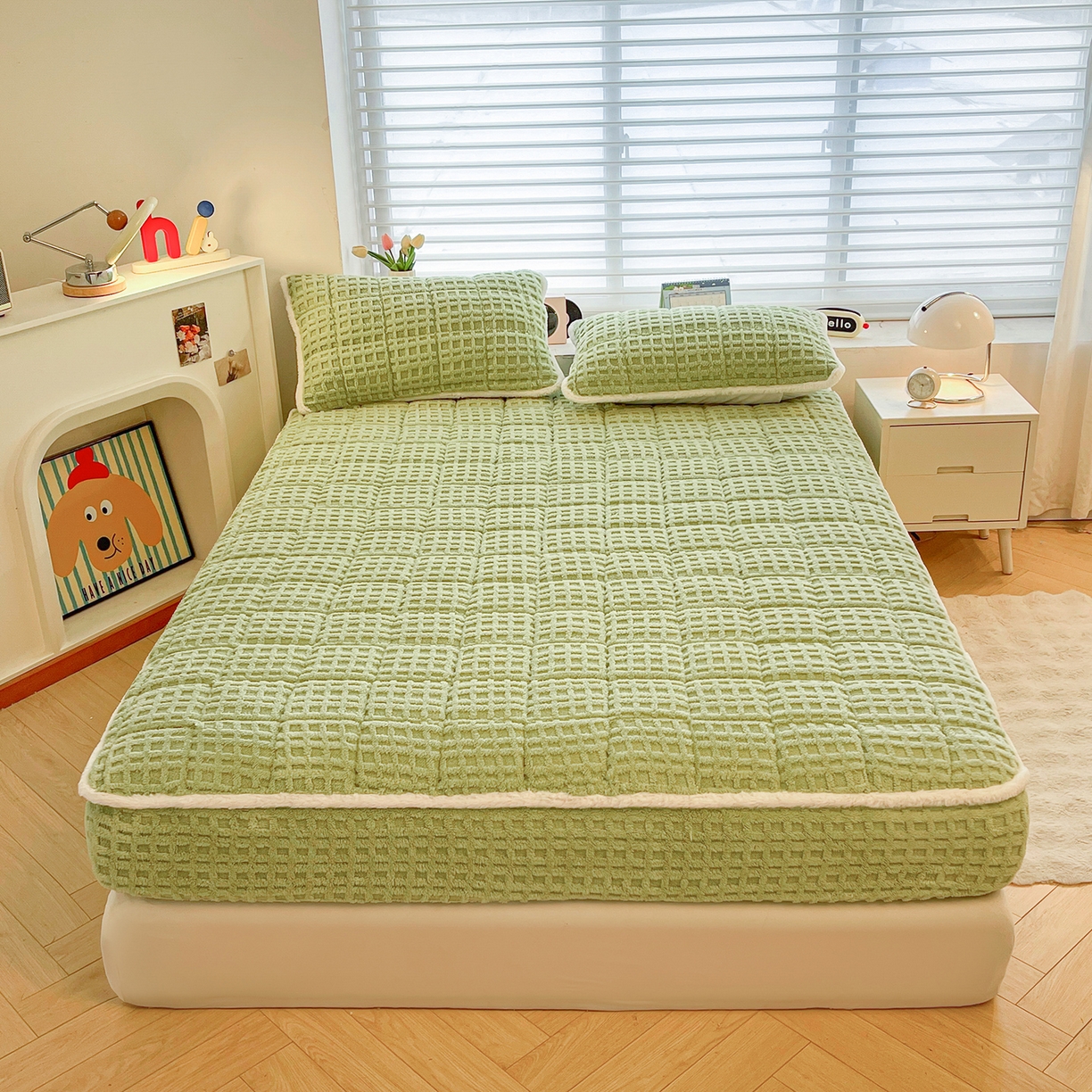 91家纺网 家纺一手货源 找家纺 予梦家纺 2025新款塔芙绒加厚夹棉床笠床垫保护套 星梦格 果绿