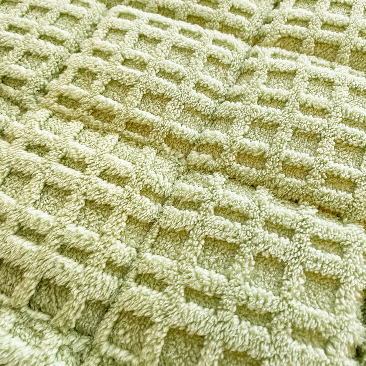 91家纺网 家纺一手货源 找家纺 予梦家纺 2025新款塔芙绒加厚夹棉床笠床垫保护套 星梦格 果绿