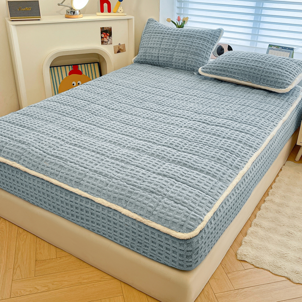 91家纺网 家纺一手货源 找家纺 予梦家纺 2025新款塔芙绒加厚夹棉床笠床垫保护套 星梦格 苍蓝