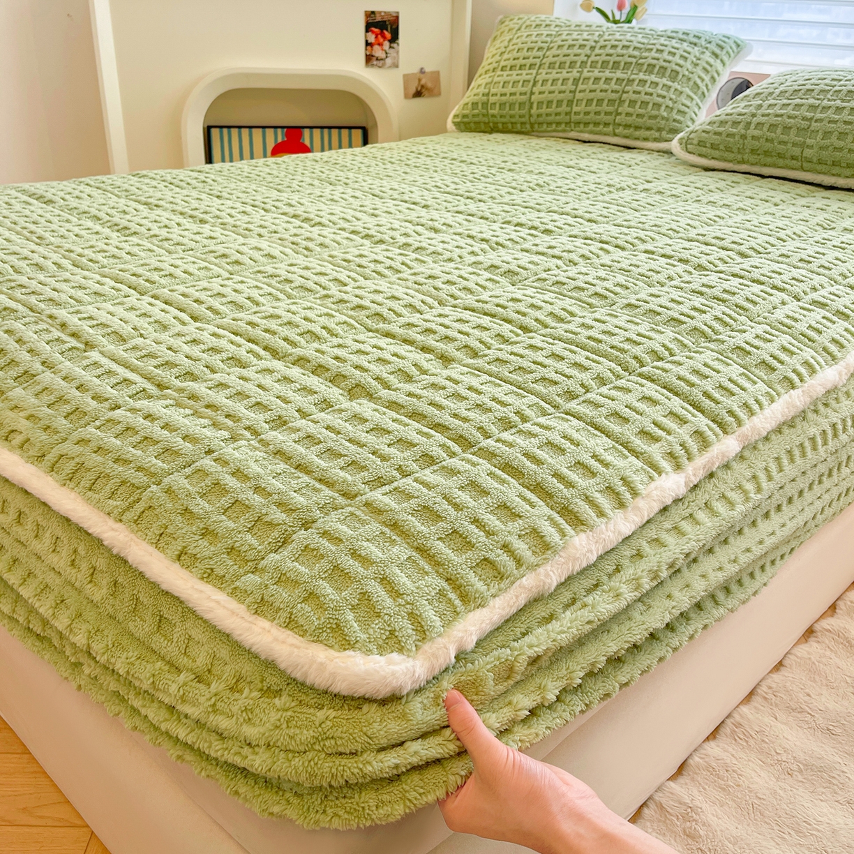 91家纺网 家纺一手货源 找家纺 予梦家纺 2025新款塔芙绒加厚夹棉床笠床垫保护套 星梦格 果绿