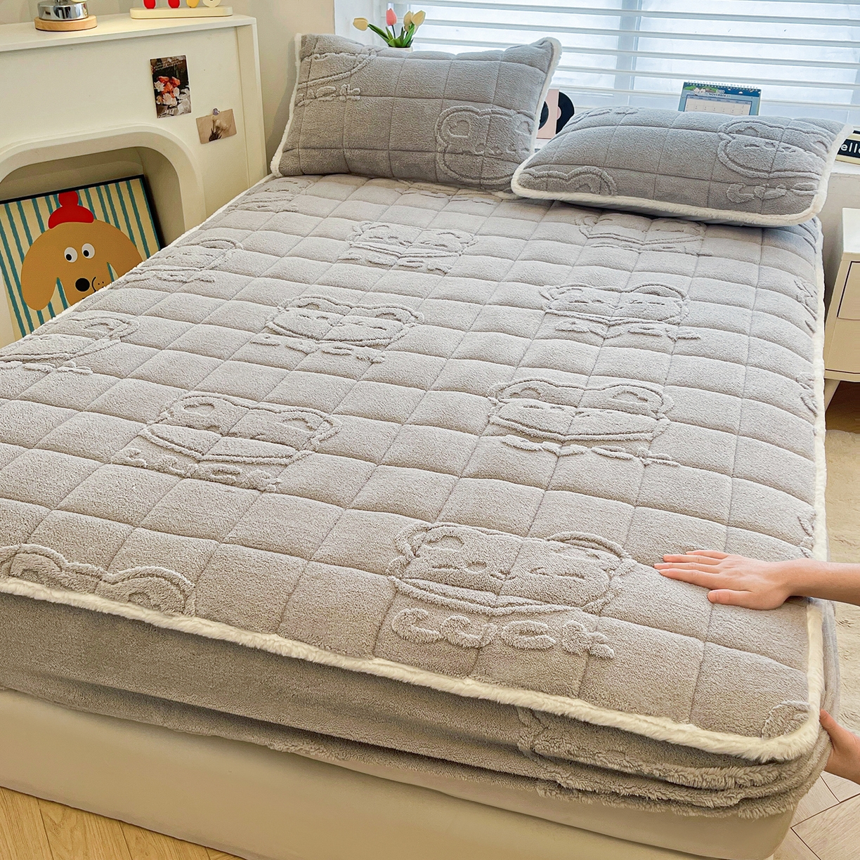 予梦家纺 2025新款塔芙绒加厚夹棉床笠床垫保护套 萌萌熊 星灰