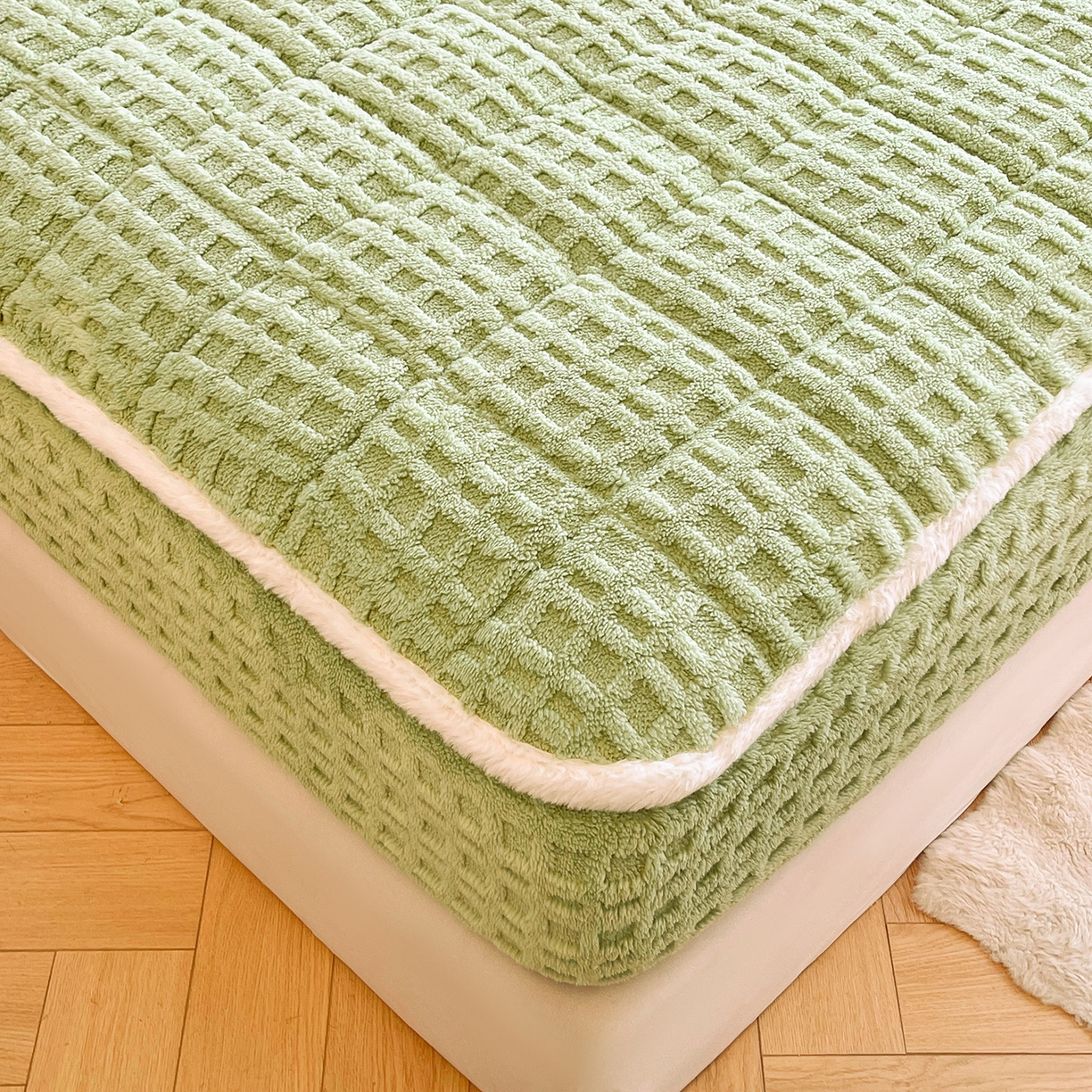 91家纺网 家纺一手货源 找家纺 予梦家纺 2025新款塔芙绒加厚夹棉床笠床垫保护套 星梦格 果绿