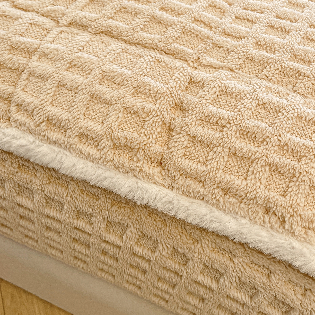 91家纺网 家纺一手货源 找家纺 予梦家纺 2025新款塔芙绒加厚夹棉床笠床垫保护套 星梦格 卡其