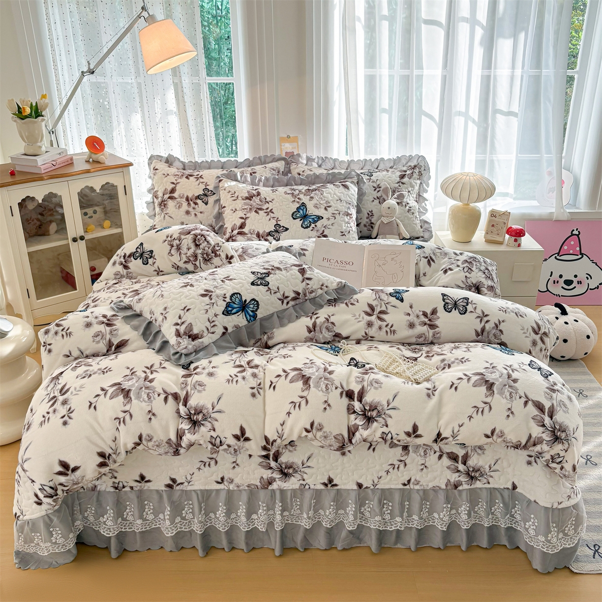 91家纺网 家纺一手货源 找家纺 艺慕家纺 2025新款时尚印花牛奶绒床盖四件套 蝴蝶相恋