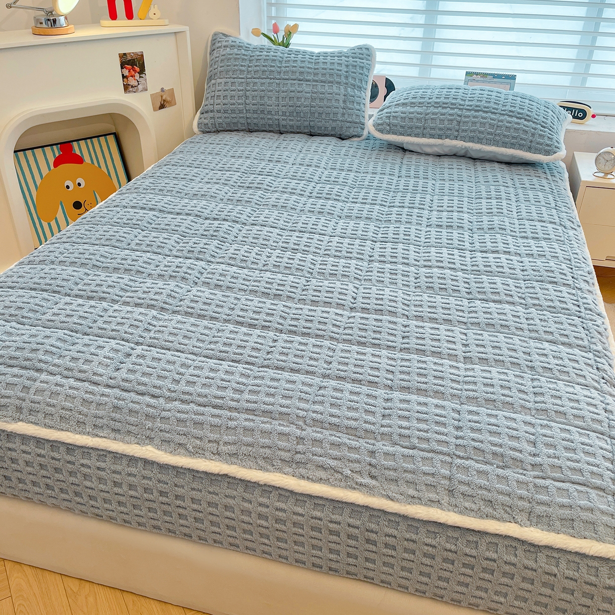 91家纺网 家纺一手货源 找家纺 予梦家纺 2025新款塔芙绒加厚夹棉床笠床垫保护套 星梦格 苍蓝