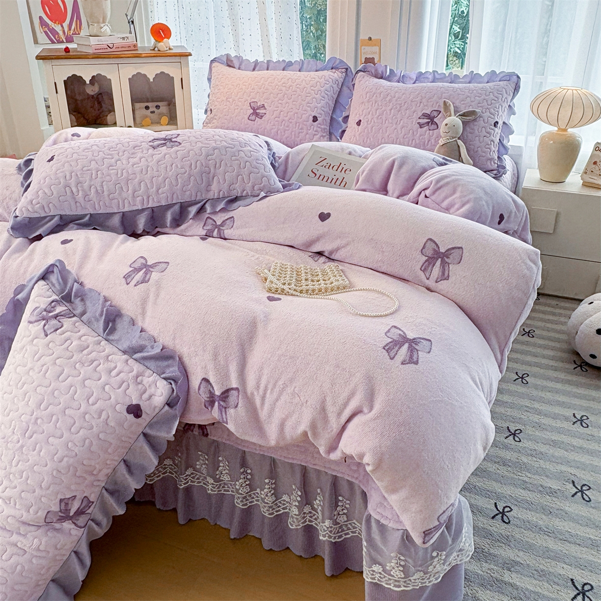 91家纺网 家纺一手货源 找家纺 艺慕家纺 2025新款时尚印花牛奶绒床盖四件套 罗曼爱人