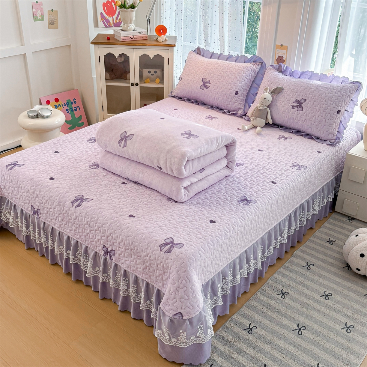 91家纺网 家纺一手货源 找家纺 艺慕家纺 2025新款时尚印花牛奶绒床盖四件套 罗曼爱人