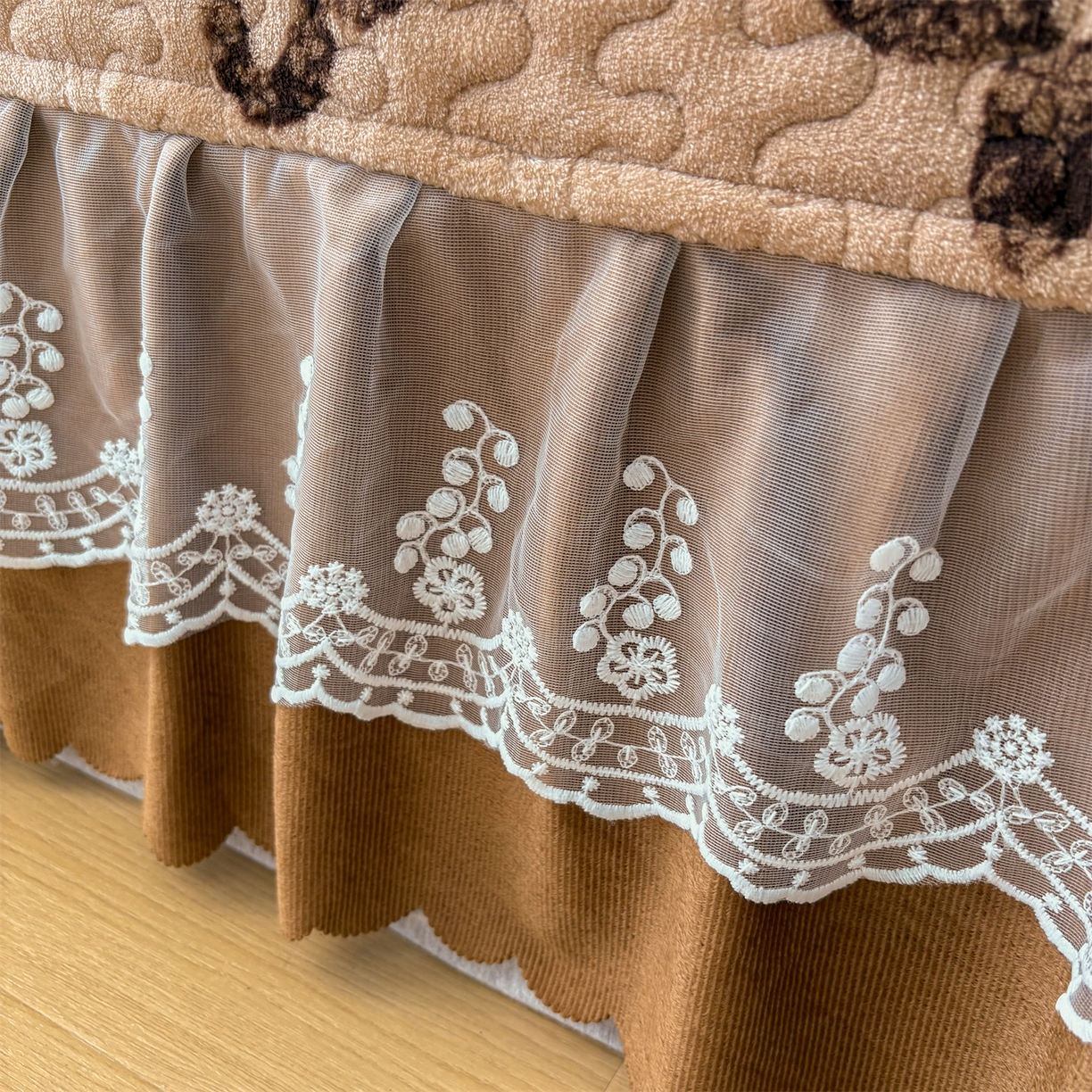 91家纺网 家纺一手货源 找家纺 艺慕家纺 2025新款时尚印花牛奶绒床盖四件套 墨本