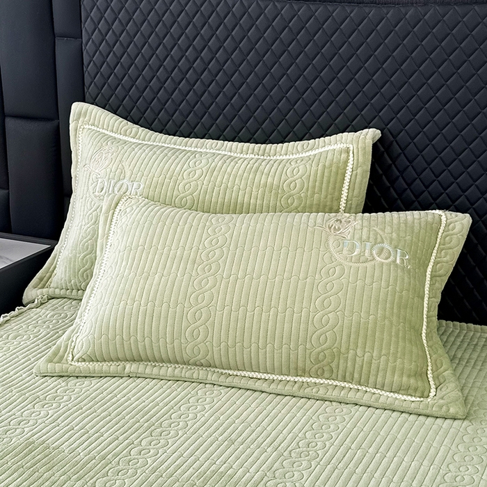 91家纺网 家纺一手货源 找家纺 （总）美芝莱床垫 2025秋冬新款亲肤舒适牛奶绒床盖款四件套