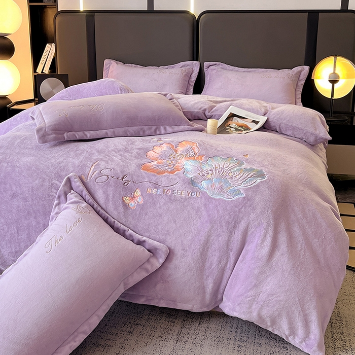 91家纺网 家纺一手货源 找家纺 （总）美芝莱床垫 2025新款亲肤舒适牛奶绒刺绣绣花四件套-时光花园