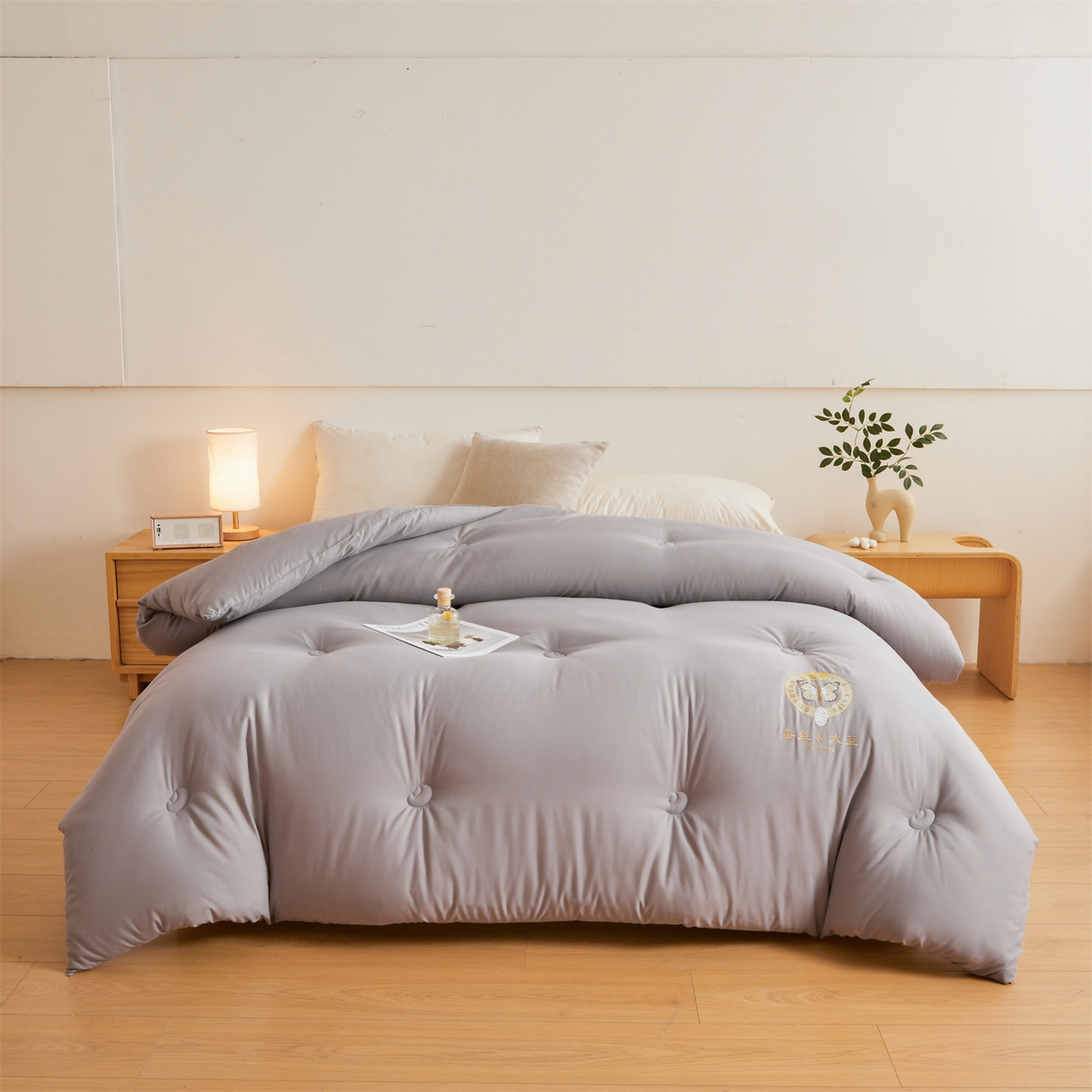 91家纺网 家纺一手货源 找家纺 上学郎家居 2025新款水洗棉大豆被子被芯-蝶舞 蝶舞大豆-时尚灰