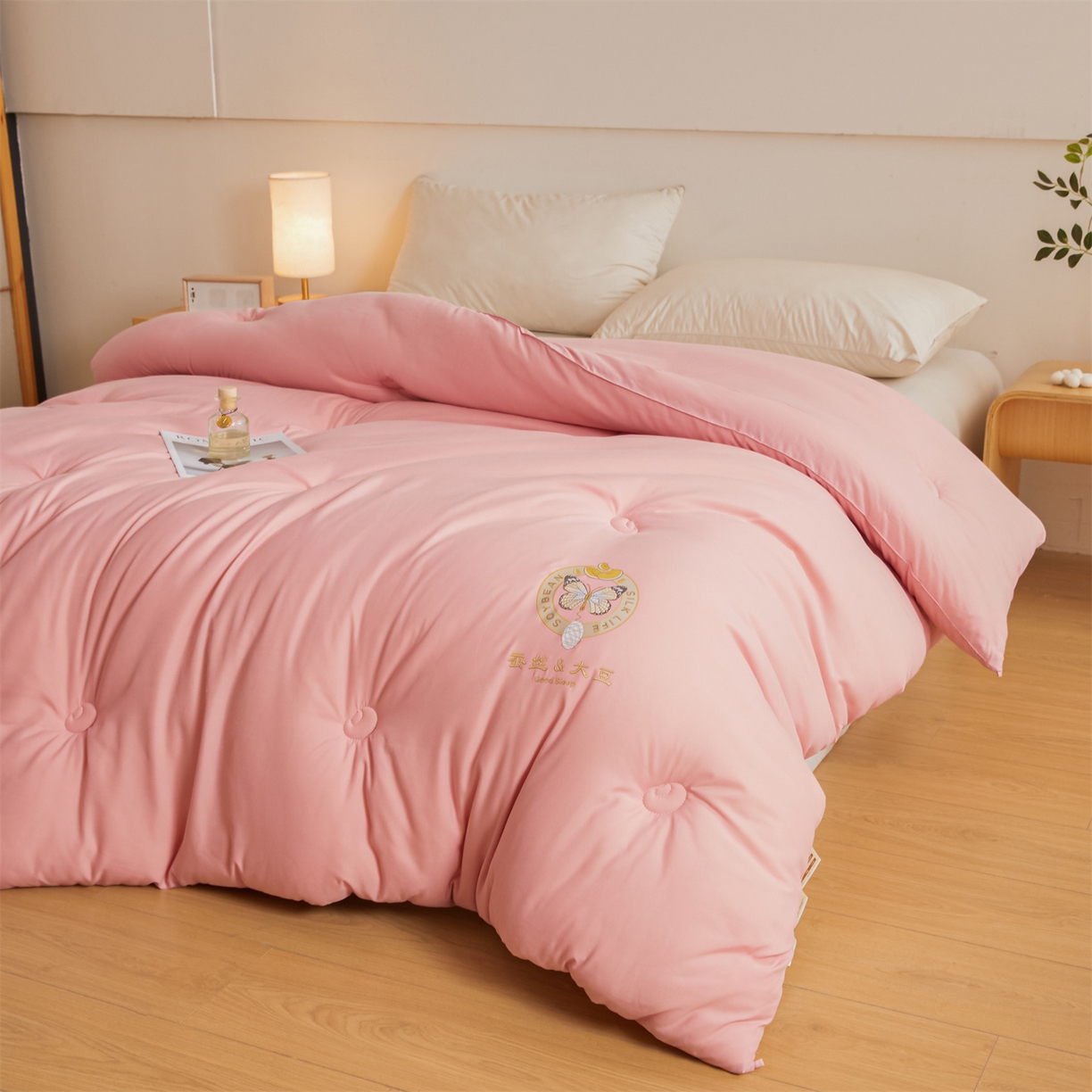 91家纺网 家纺一手货源 找家纺 上学郎家居 2025新款水洗棉大豆被子被芯-蝶舞 蝶舞大豆-豆沙粉