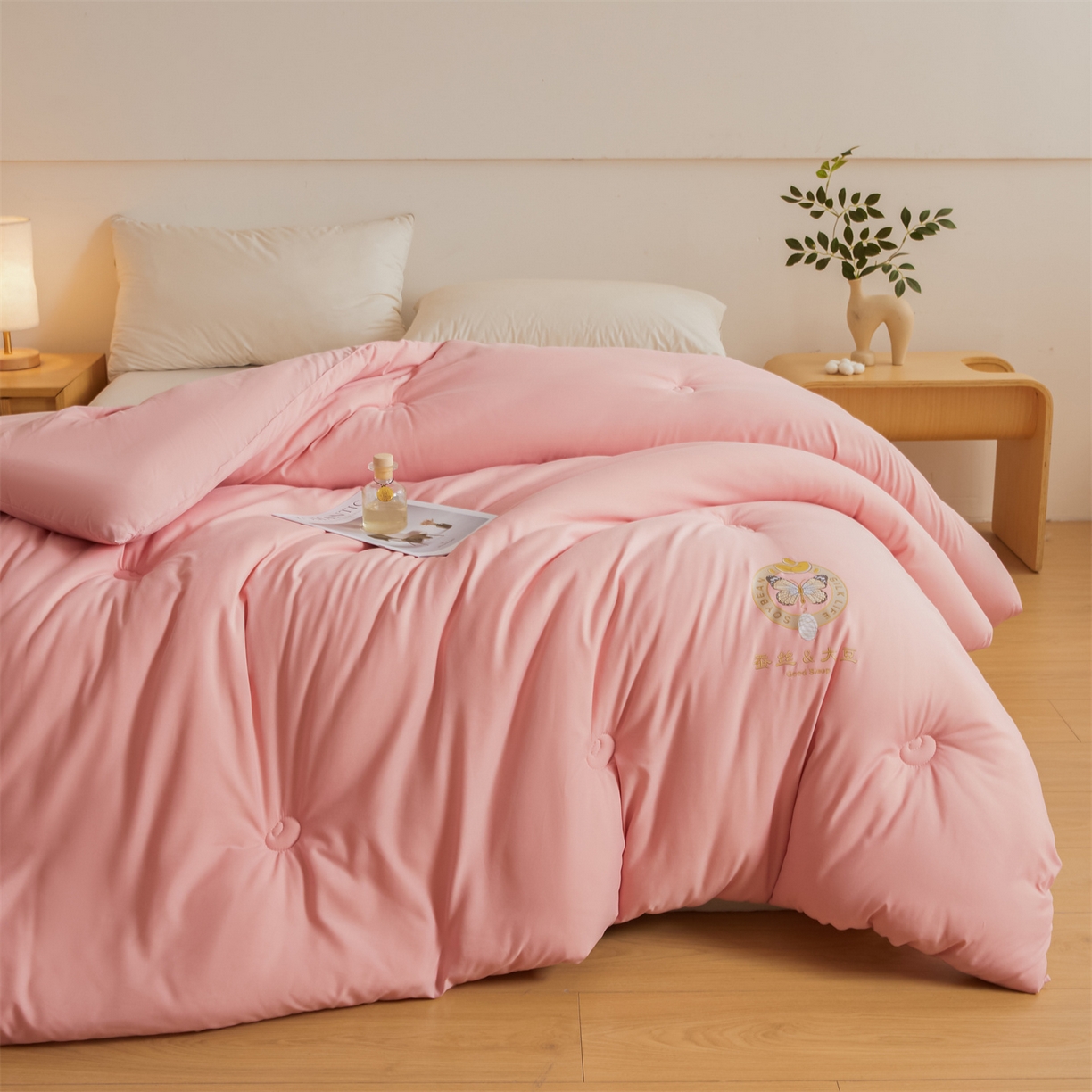 91家纺网 家纺一手货源 找家纺 上学郎家居 2025新款水洗棉大豆被子被芯-蝶舞 蝶舞大豆-豆沙粉