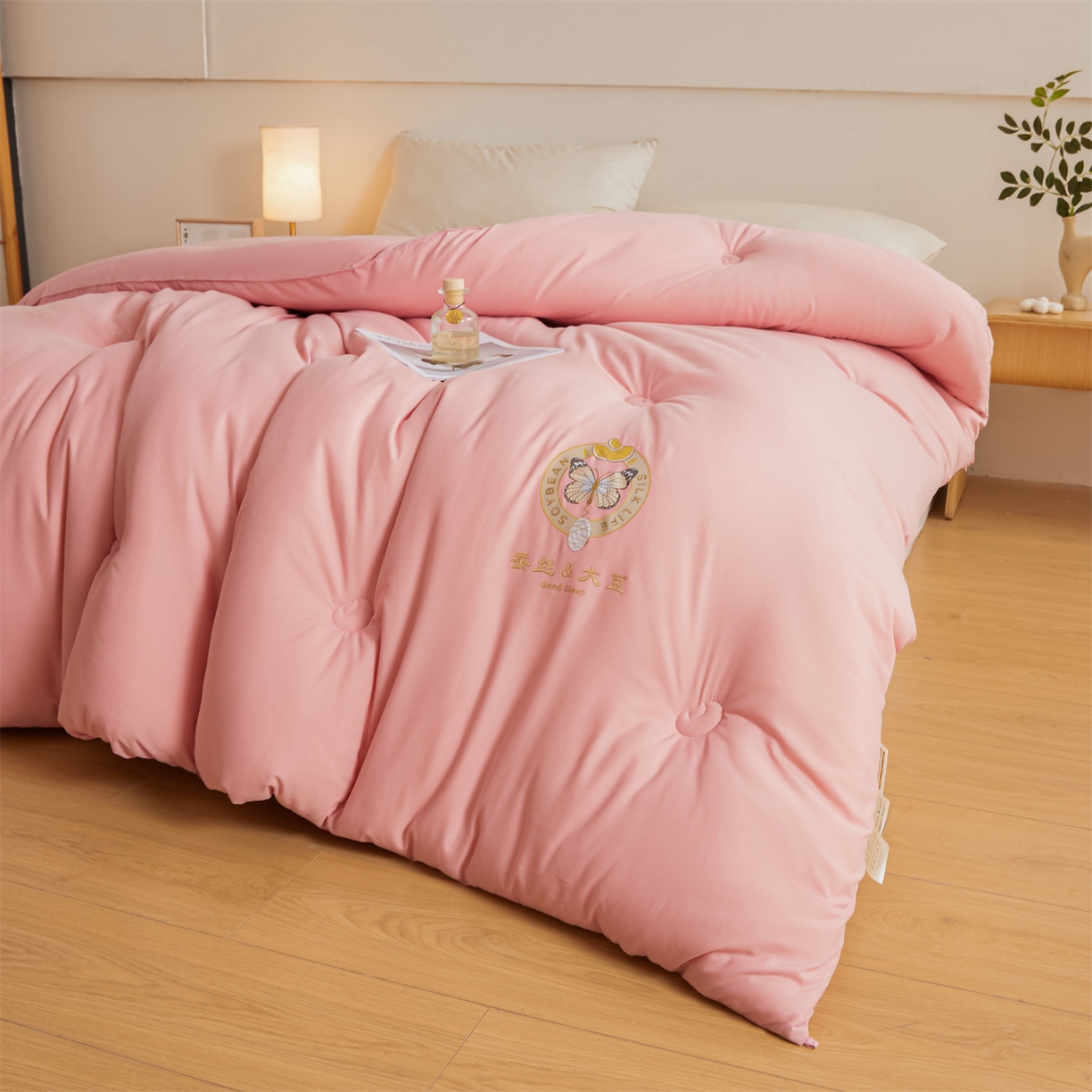 91家纺网 家纺一手货源 找家纺 上学郎家居 2025新款水洗棉大豆被子被芯-蝶舞 蝶舞大豆-豆沙粉