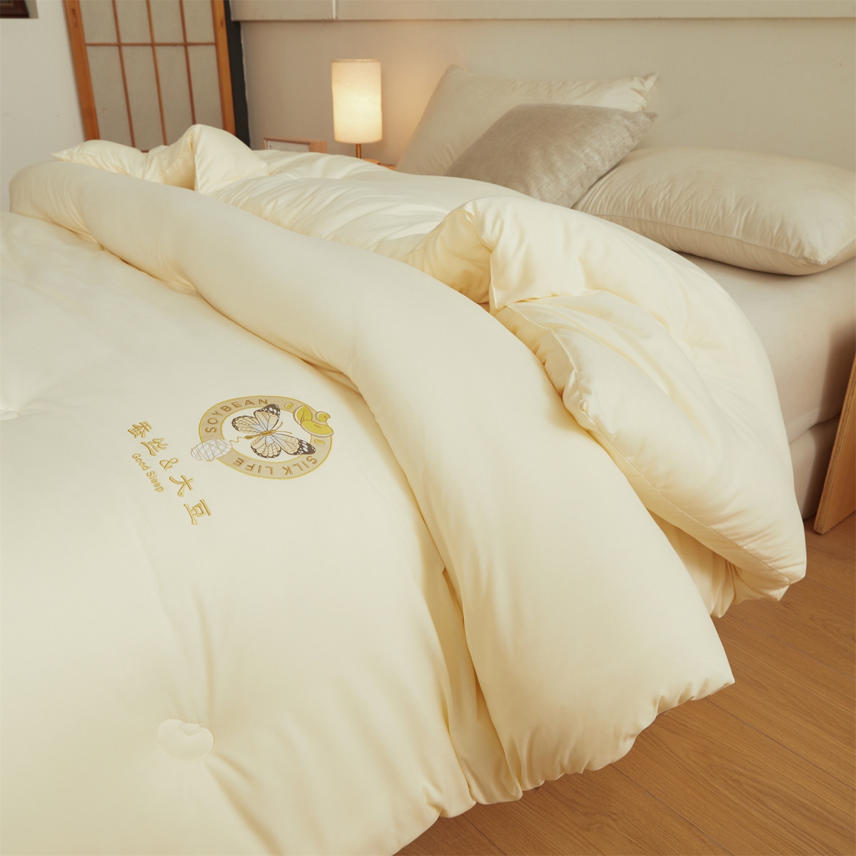 91家纺网 家纺一手货源 找家纺 上学郎家居 2025新款水洗棉大豆被子被芯-蝶舞 蝶舞大豆-奶油黄