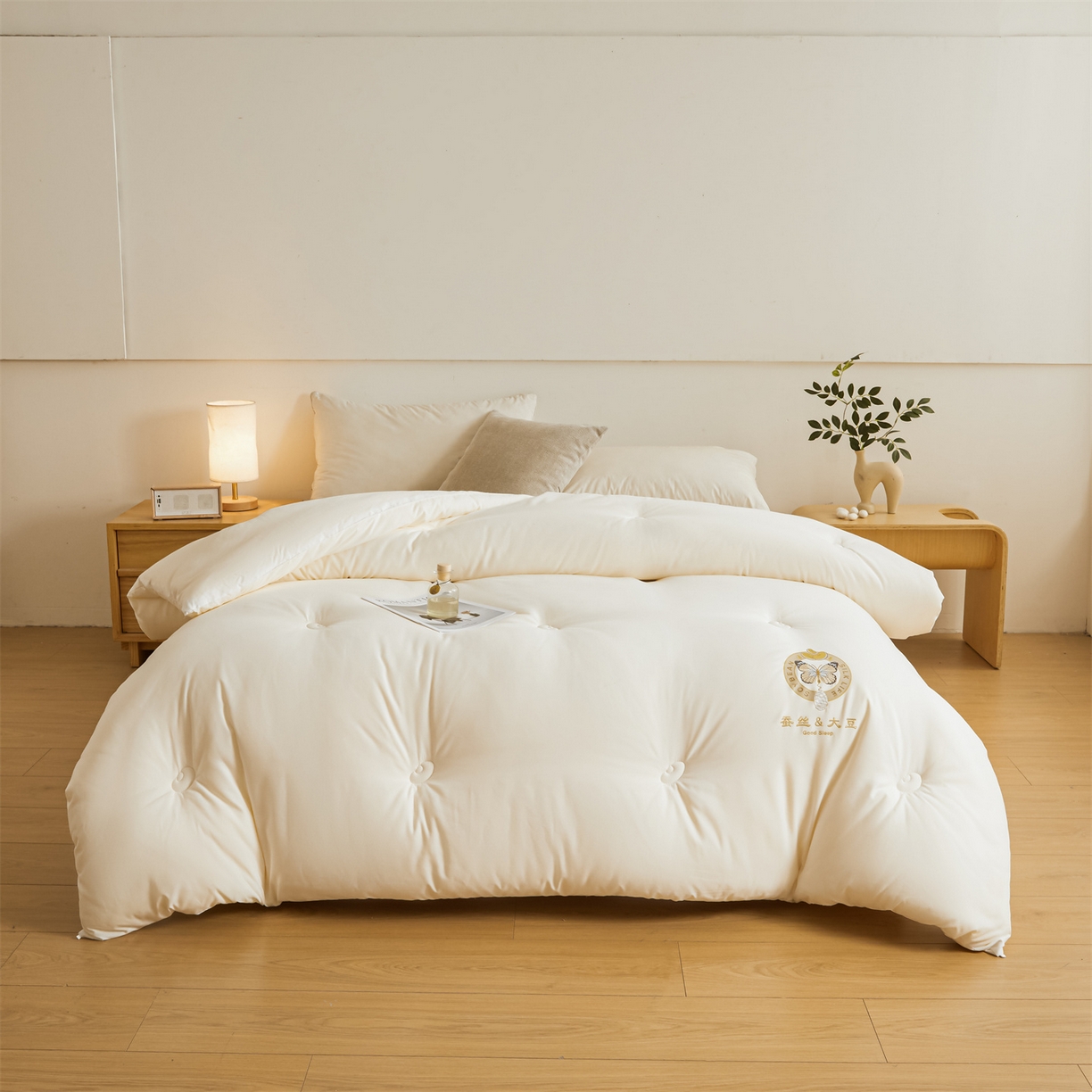 91家纺网 家纺一手货源 找家纺 上学郎家居 2025新款水洗棉大豆被子被芯-蝶舞 蝶舞大豆-云朵白