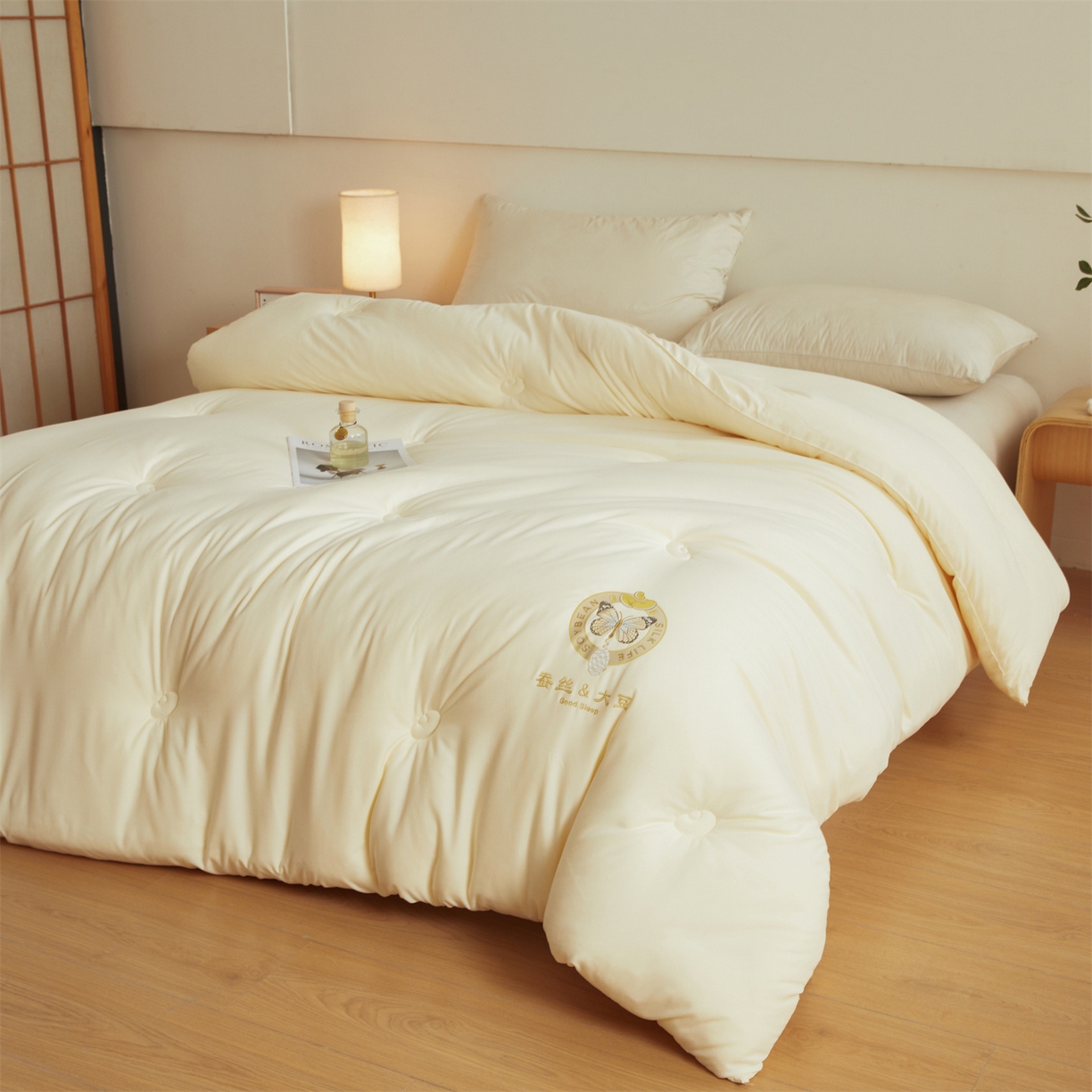91家纺网 家纺一手货源 找家纺 上学郎家居 2025新款水洗棉大豆被子被芯-蝶舞 蝶舞大豆-奶油黄