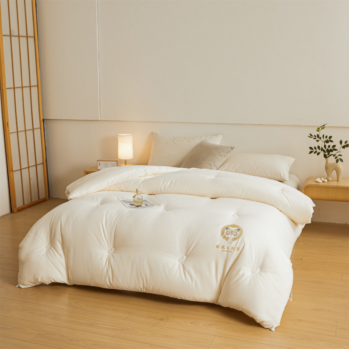 91家纺网 家纺一手货源 找家纺 上学郎家居 2025新款水洗棉大豆被子被芯-蝶舞 蝶舞大豆-云朵白