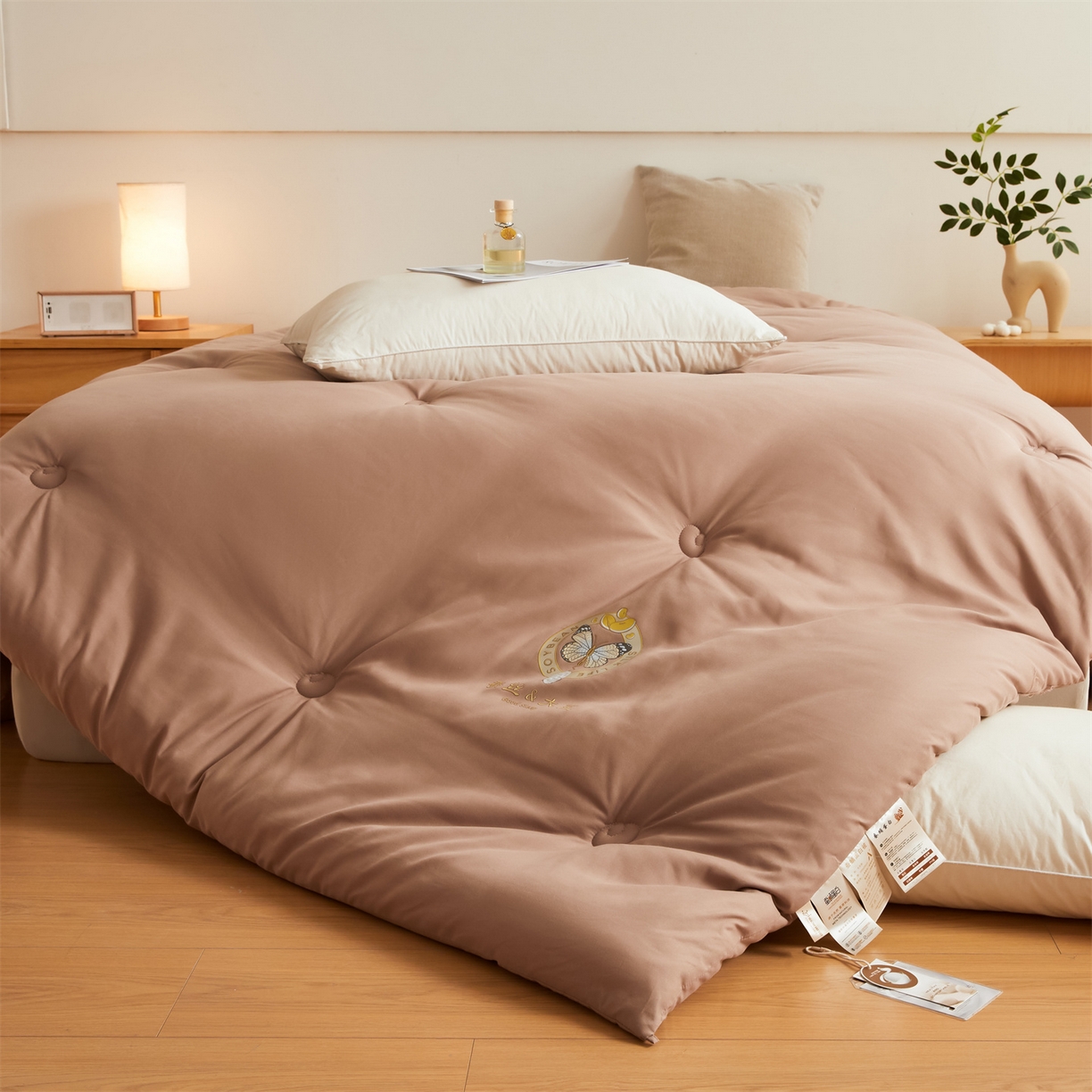 91家纺网 家纺一手货源 找家纺 上学郎家居 2025新款水洗棉大豆被子被芯-蝶舞 蝶舞大豆-焦糖咖
