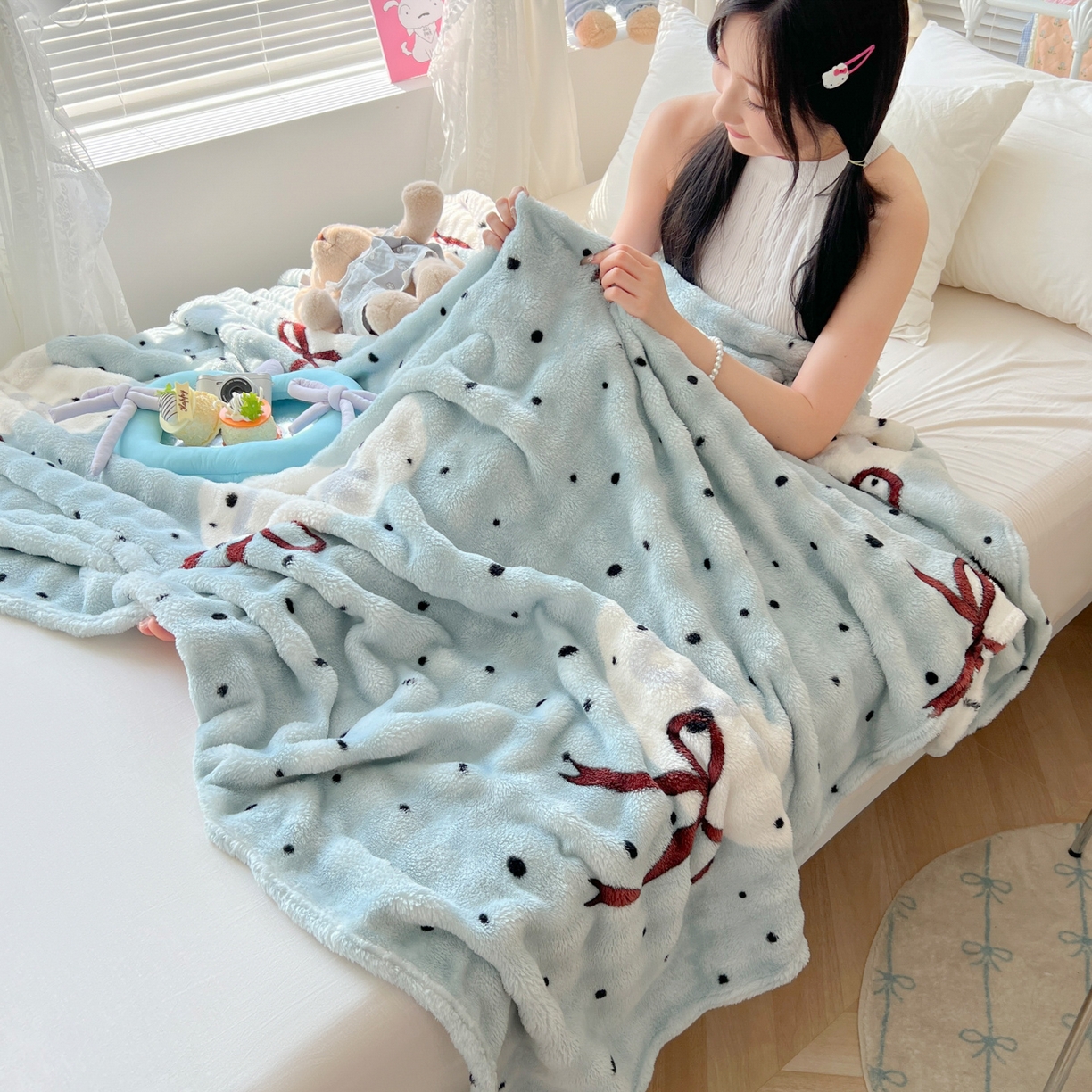 91家纺网 家纺一手货源 找家纺 韩巢家纺 2025新款高克重泡泡绒毛毯多功能牛奶绒毯子支持跨境电商 蓝底爱心结