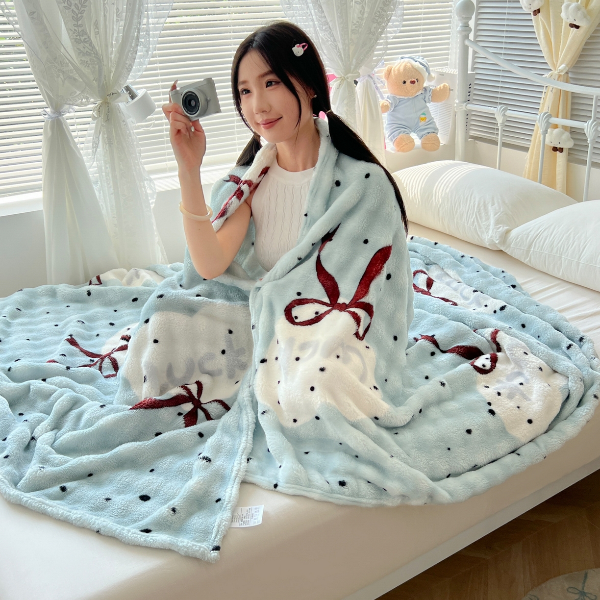 91家纺网 家纺一手货源 找家纺 韩巢家纺 2025新款高克重泡泡绒毛毯多功能牛奶绒毯子支持跨境电商 蓝底爱心结