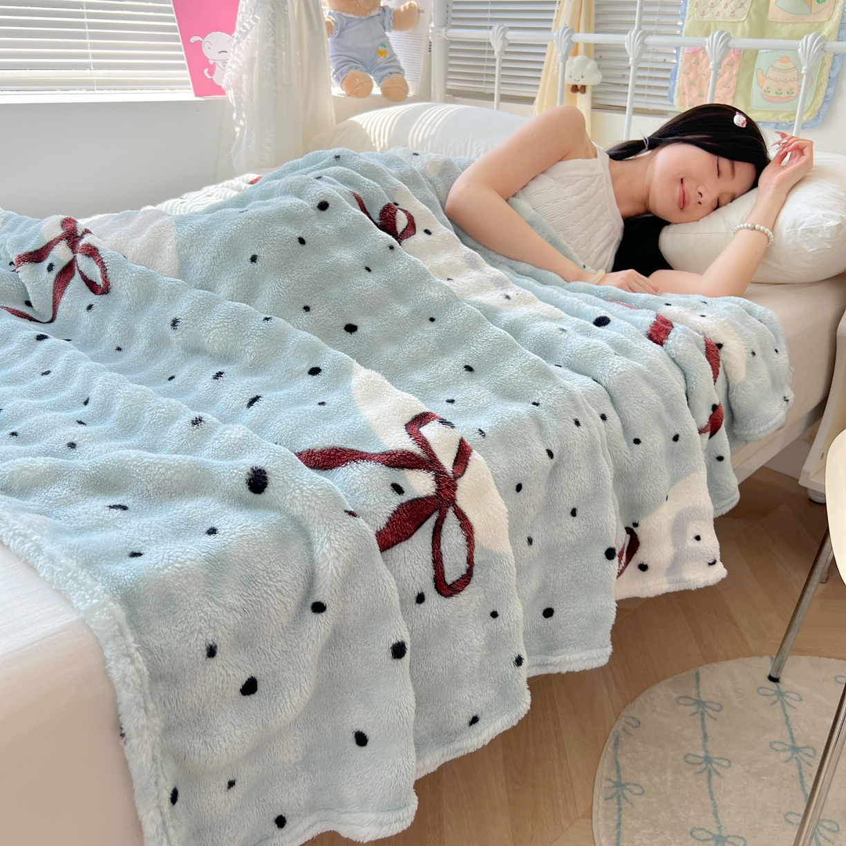 91家纺网 家纺一手货源 找家纺 韩巢家纺 2025新款高克重泡泡绒毛毯多功能牛奶绒毯子支持跨境电商 蓝底爱心结