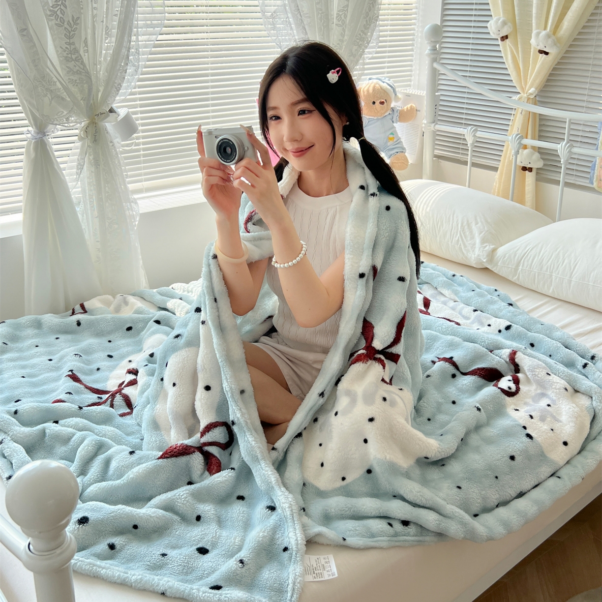 91家纺网 家纺一手货源 找家纺 韩巢家纺 2025新款高克重泡泡绒毛毯多功能牛奶绒毯子支持跨境电商 蓝底爱心结