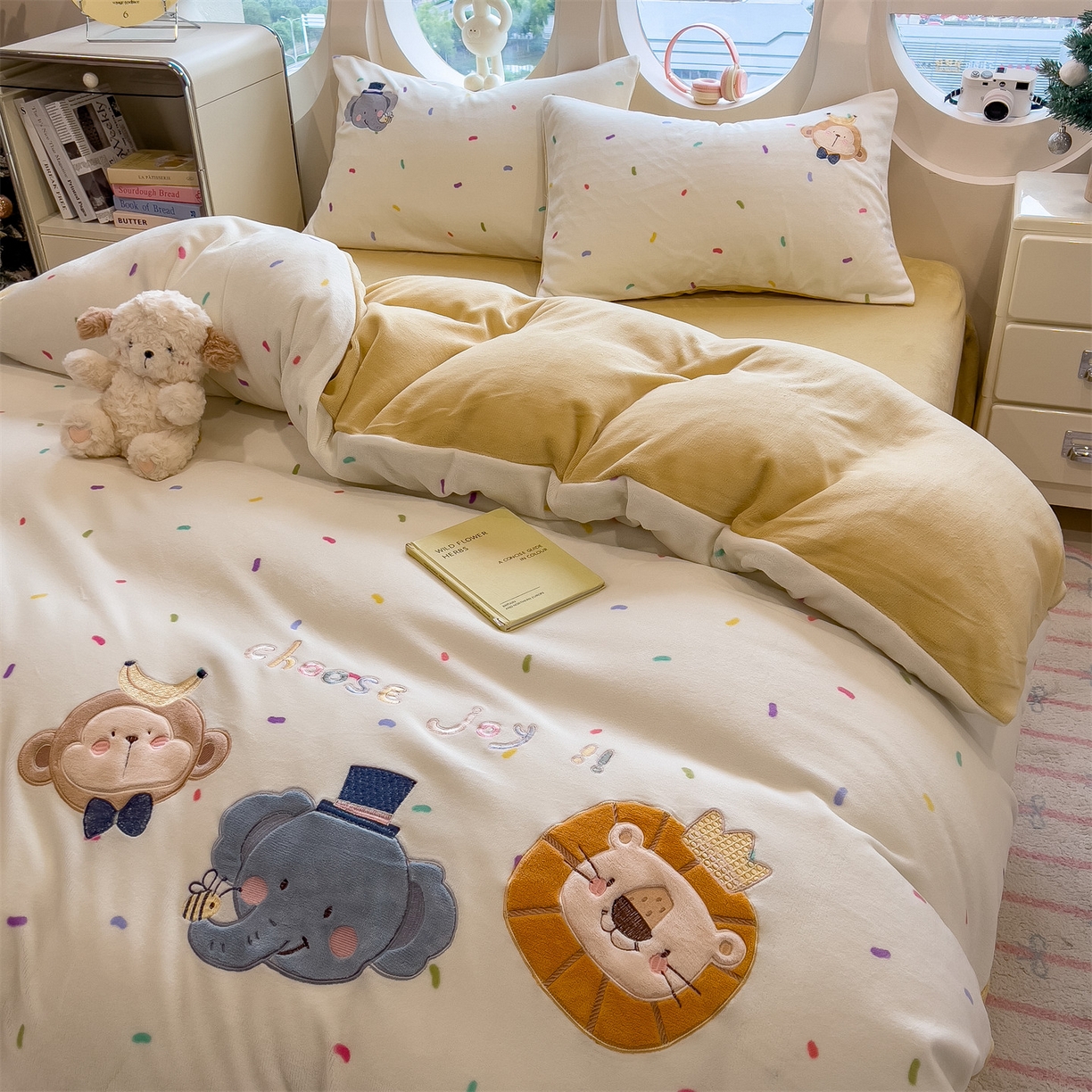 91家纺网 家纺一手货源 找家纺 曲之慕 2025新款卡通消光牛奶绒贴布四件套 有趣动物园