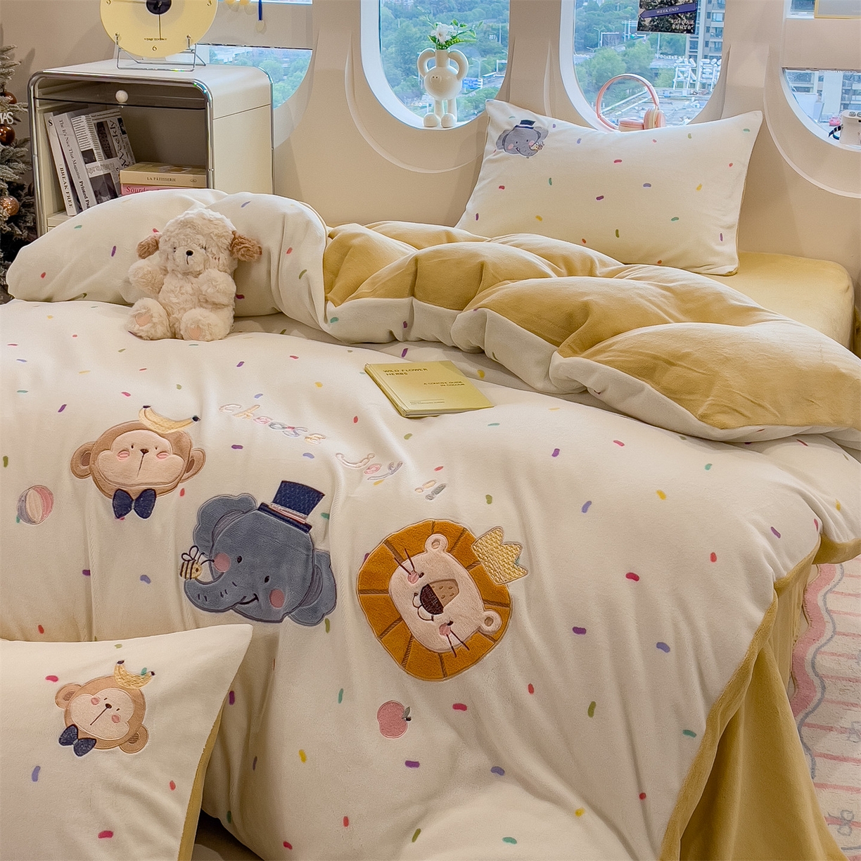 91家纺网 家纺一手货源 找家纺 曲之慕 2025新款卡通消光牛奶绒贴布四件套 有趣动物园