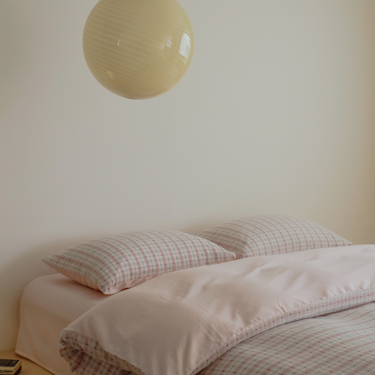 91家纺网 家纺一手货源 找家纺 小春日和 2025新款全棉双层纱A类母婴四件套纯棉提花纱布床上用品四件套纯色床单亲肤被套民宿套件1.8床笠 叙言-粉