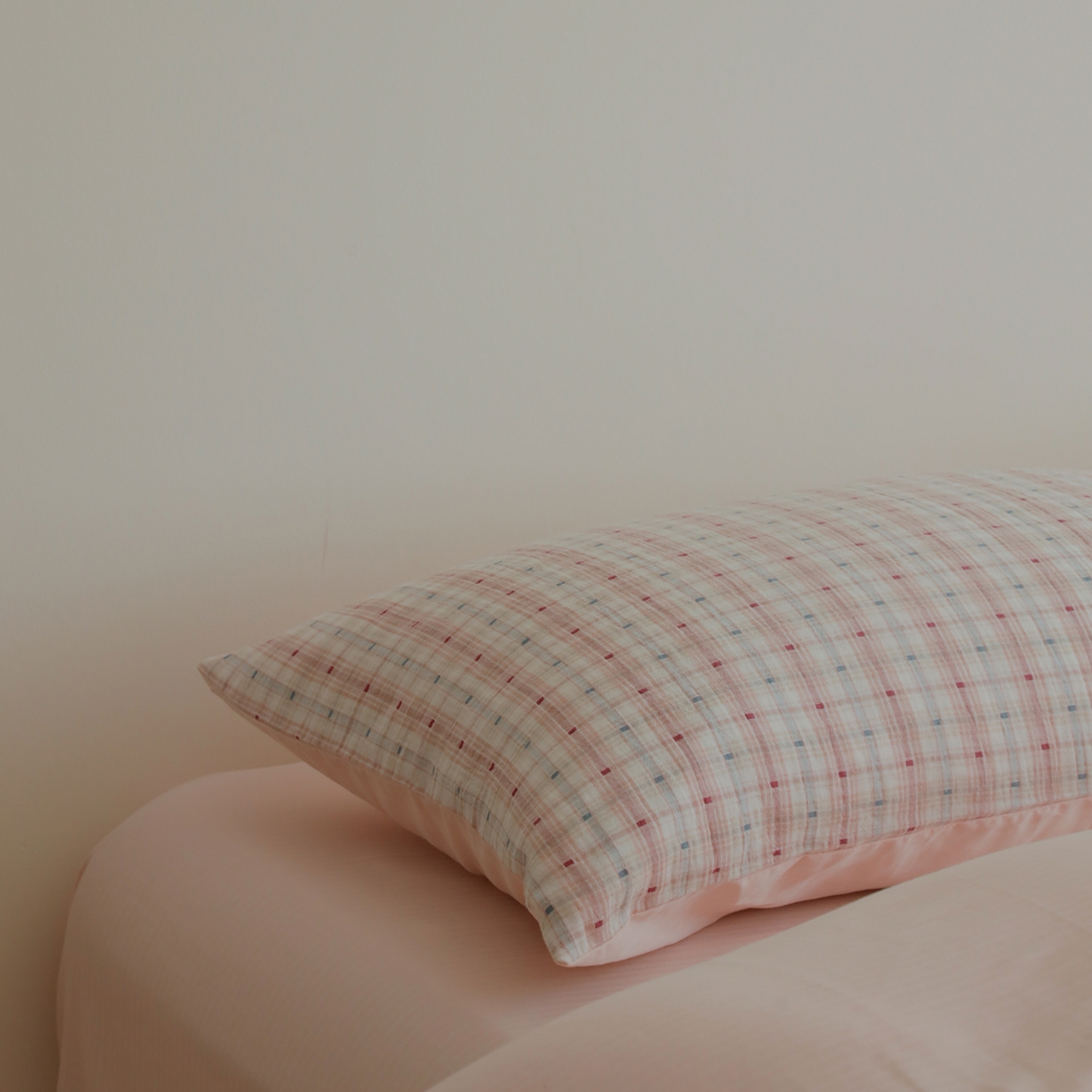 91家纺网 家纺一手货源 找家纺 小春日和 2025新款全棉双层纱A类母婴四件套纯棉提花纱布床上用品四件套纯色床单亲肤被套民宿套件1.8床笠 叙言-粉