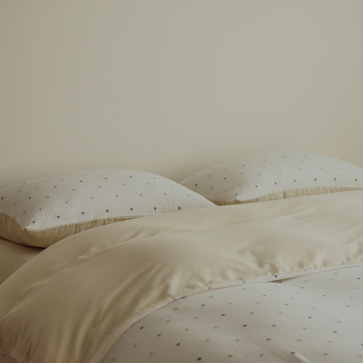 91家纺网 家纺一手货源 找家纺 （总）小春日和 2025新款全棉双层纱A类母婴四件套纯棉提花纱布床上用品四件套纯色床单亲肤被套民宿套件1.8床笠