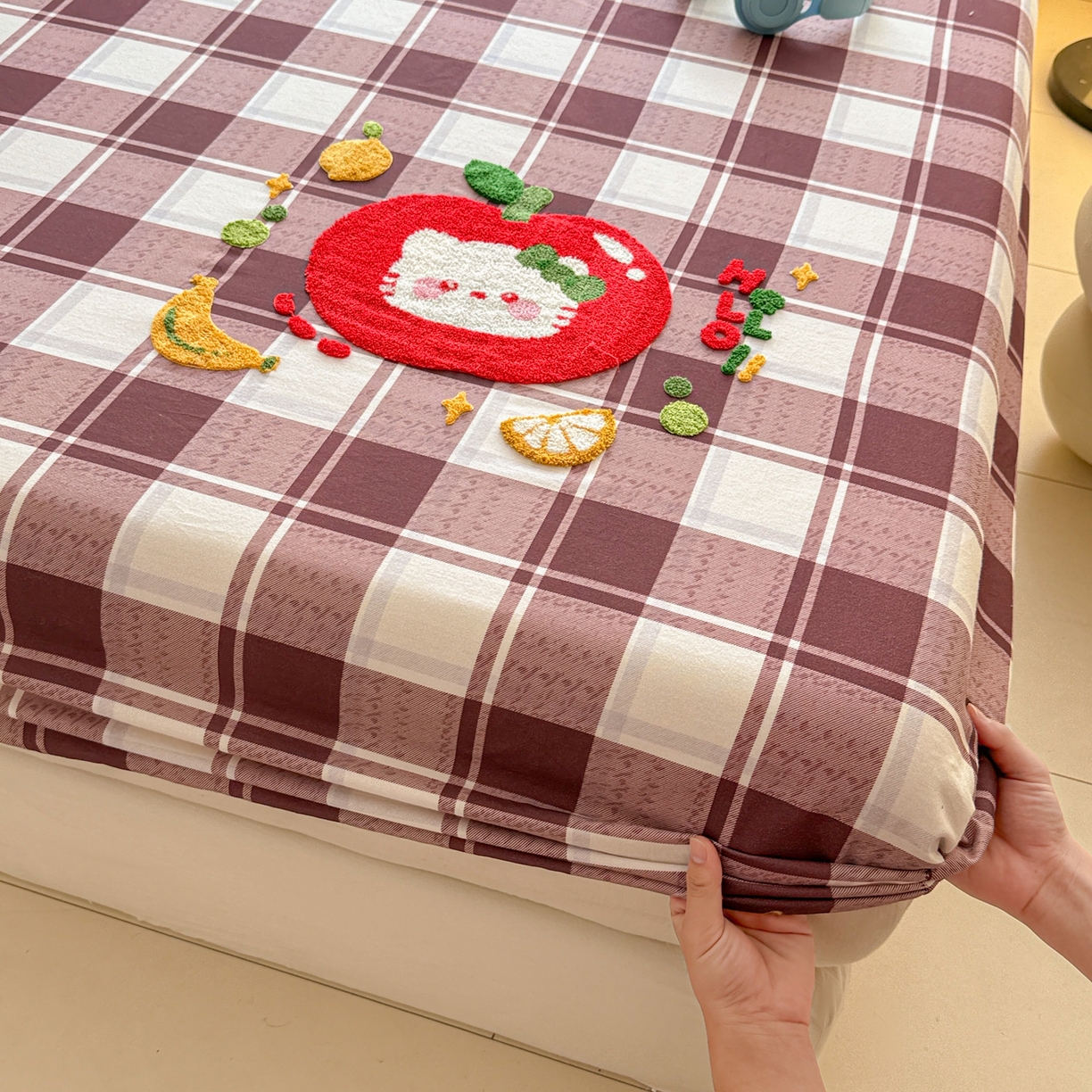 91家纺网 家纺一手货源 找家纺 沐辰 2025新款A类全棉磨毛绣花单品床单床笠 水果猫咪-床笠