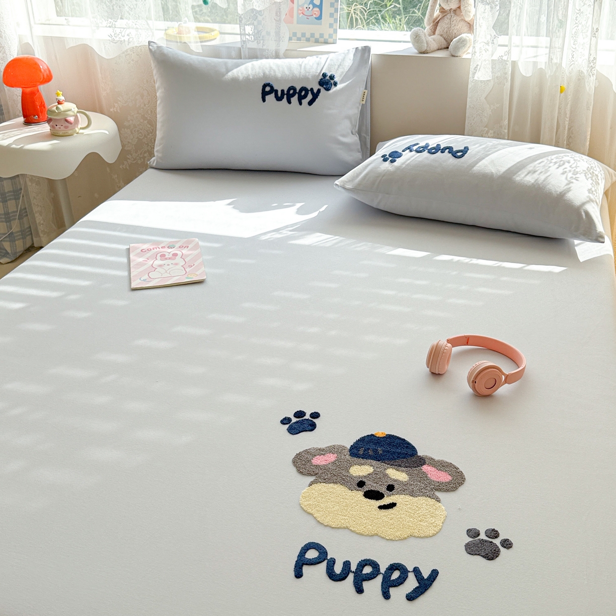 91家纺网 家纺一手货源 找家纺 沐辰 2025新款A类全棉磨毛绣花单品床单床笠 邮差狗狗-床笠