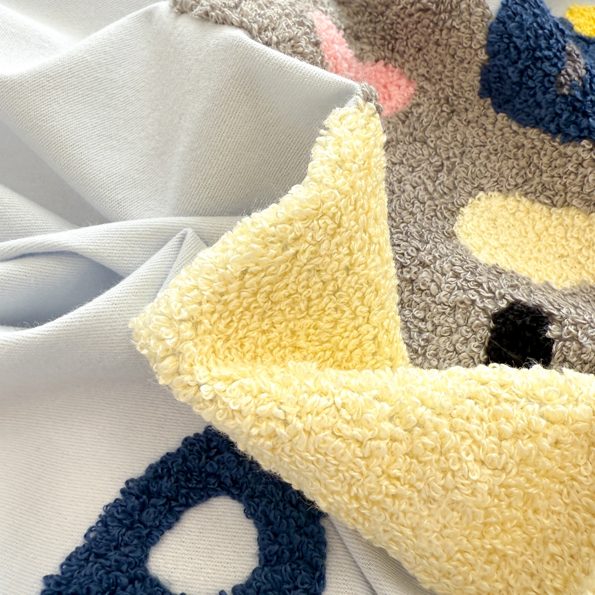 91家纺网 家纺一手货源 找家纺 沐辰 2025新款A类全棉磨毛绣花单品床单床笠 邮差小狗-床单