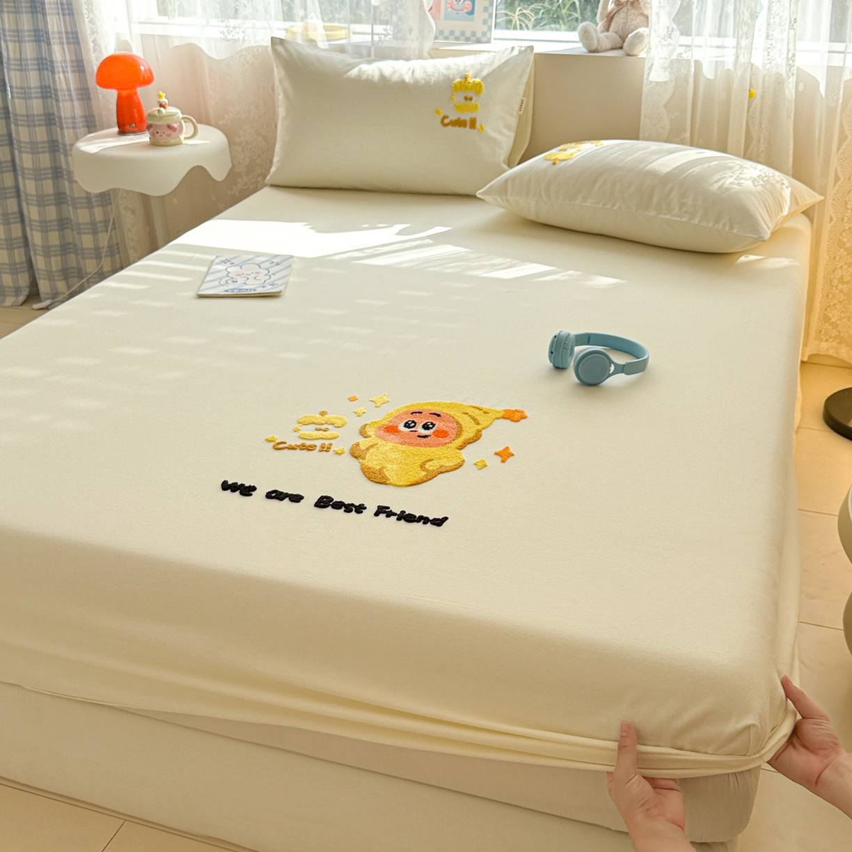 91家纺网 家纺一手货源 找家纺 沐辰 2025新款A类全棉磨毛绣花单品床单床笠 星星人米白-床笠