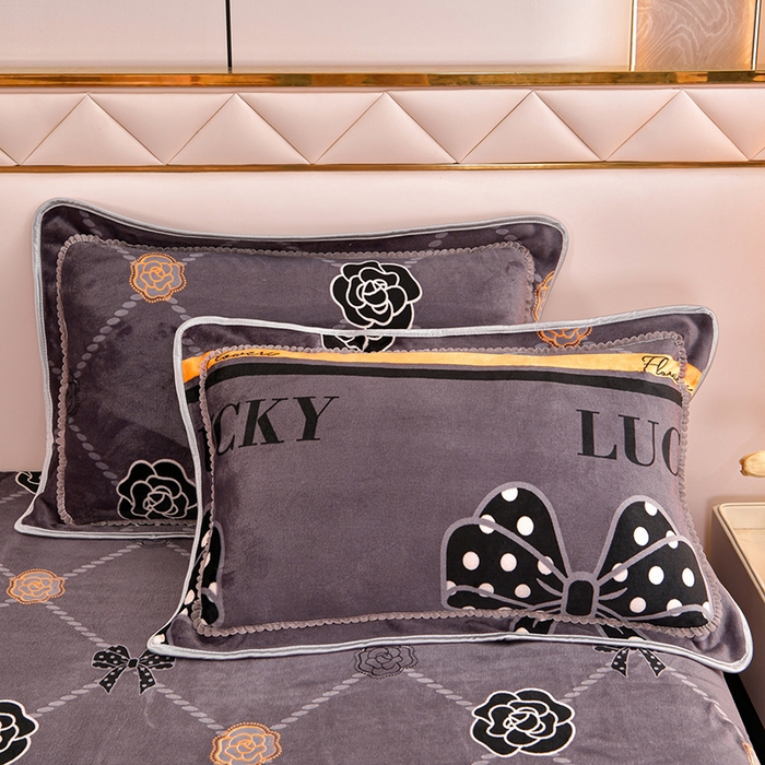 91家纺网 家纺一手货源 找家纺 （总）硕喜 2025新款新8.5斤法莱绒四件套珊瑚牛奶金貂绒四件套床裙款