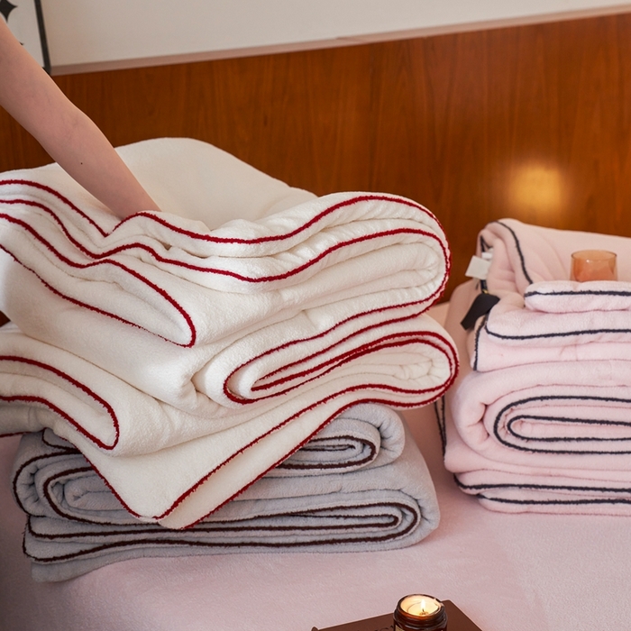 91家纺网 家纺一手货源 找家纺 涞澳家纺 2025新款亲肤舒适毛巾绒懒人被被子被芯 组合图仅供展示不可下单