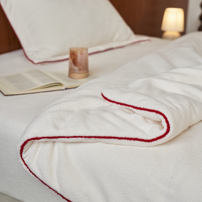 91家纺网 家纺一手货源 找家纺 涞澳家纺 2025新款亲肤舒适毛巾绒懒人被被子被芯 毛巾绒懒人被-白