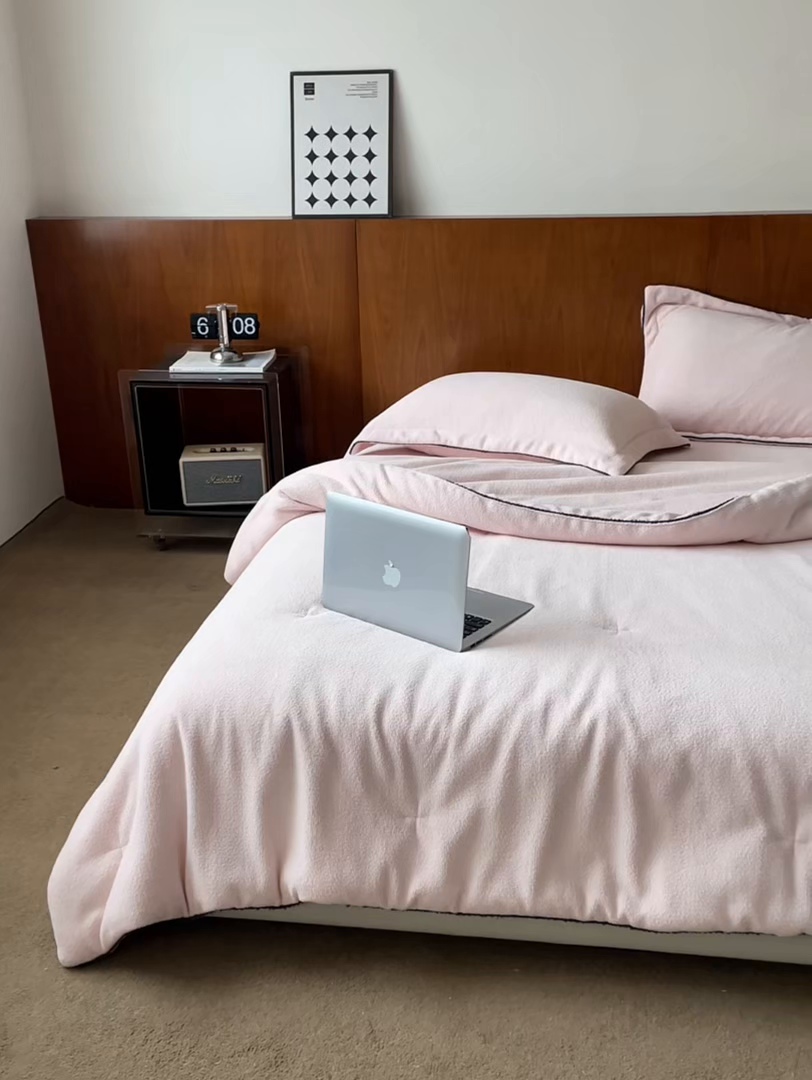 91家纺网 家纺一手货源 找家纺 涞澳家纺 2025新款亲肤舒适毛巾绒懒人被被子被芯 毛巾绒懒人被-粉