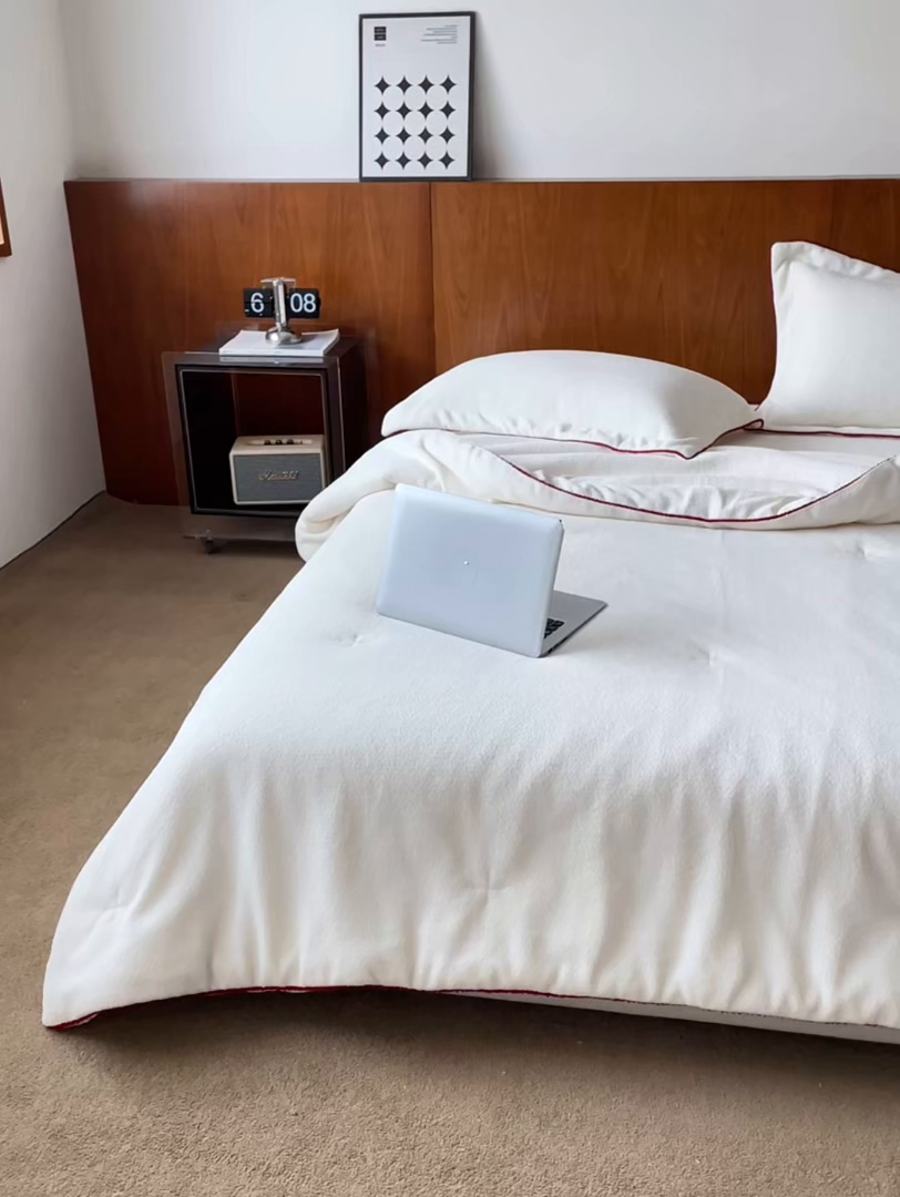 91家纺网 家纺一手货源 找家纺 涞澳家纺 2025新款亲肤舒适毛巾绒懒人被被子被芯 毛巾绒懒人被-白