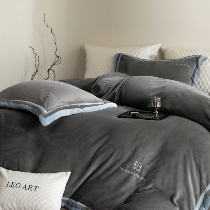 涞澳家纺 2025秋冬新款亲肤舒适牛奶绒四件套-简慕 简慕-灰色