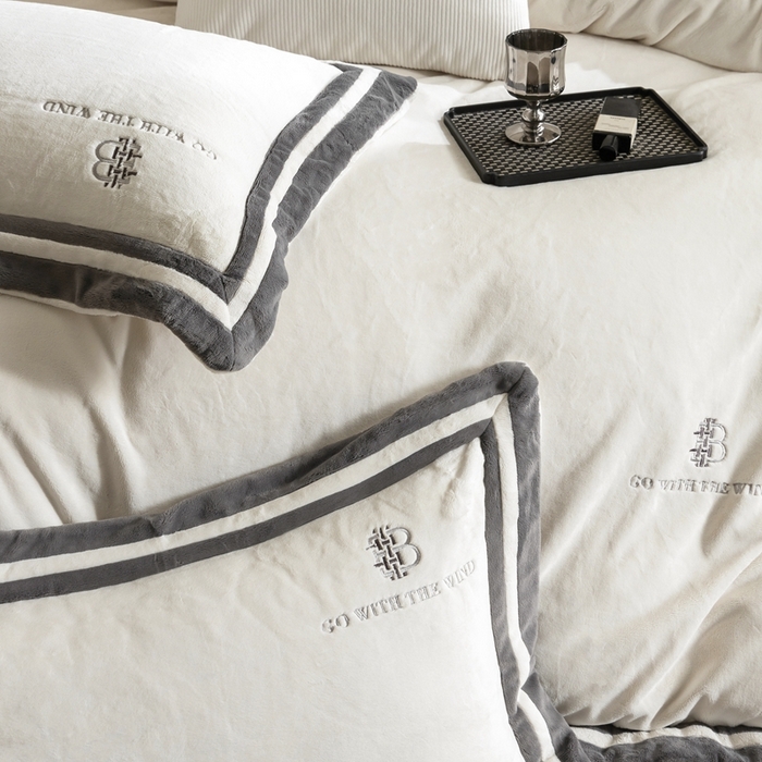 91家纺网 家纺一手货源 找家纺 涞澳家纺 2025秋冬新款亲肤舒适牛奶绒四件套-简慕 简慕-米色