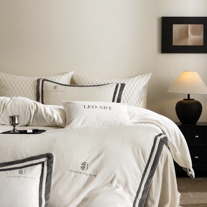 91家纺网 家纺一手货源 找家纺 涞澳家纺 2025秋冬新款亲肤舒适牛奶绒四件套-简慕 简慕-米色