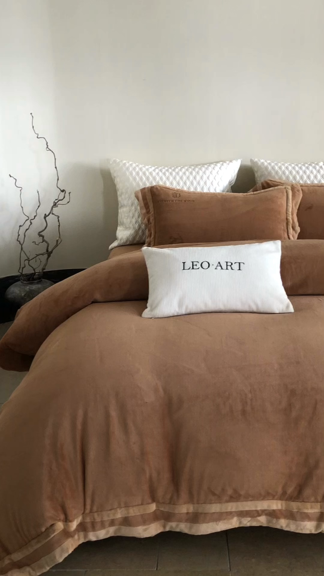 91家纺网 家纺一手货源 找家纺 涞澳家纺 2025秋冬新款亲肤舒适牛奶绒四件套-简慕 简慕-杏香槟