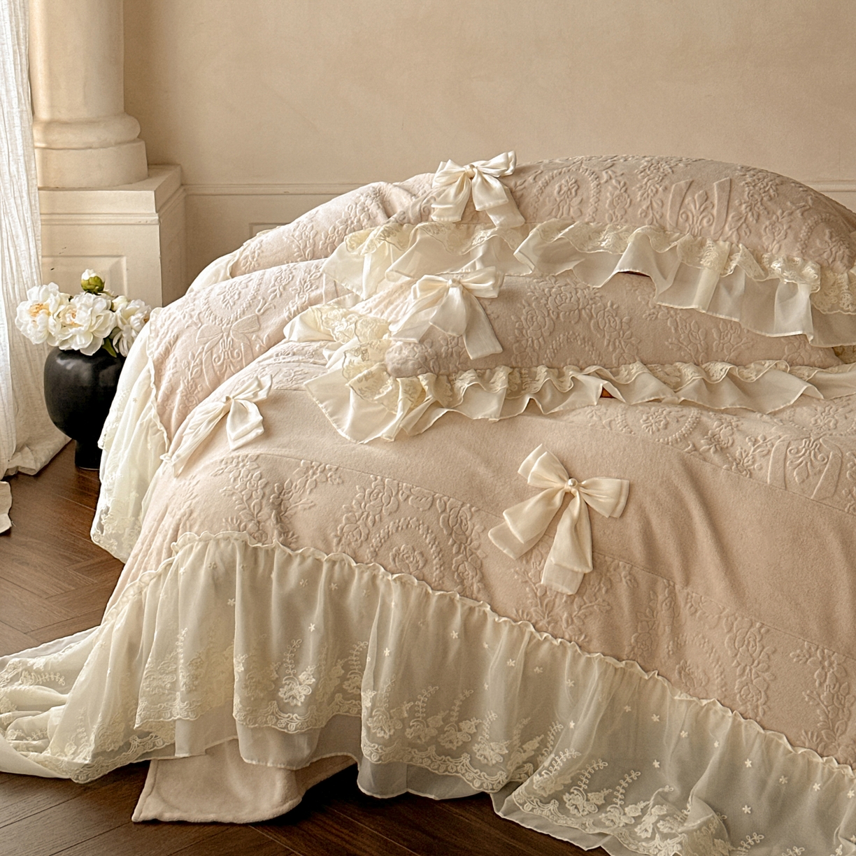 91家纺网 家纺一手货源 找家纺 你好美丽 2025新款雕花牛奶绒刺绣花边蝴蝶结四件套-黛玉系列 黛玉咖