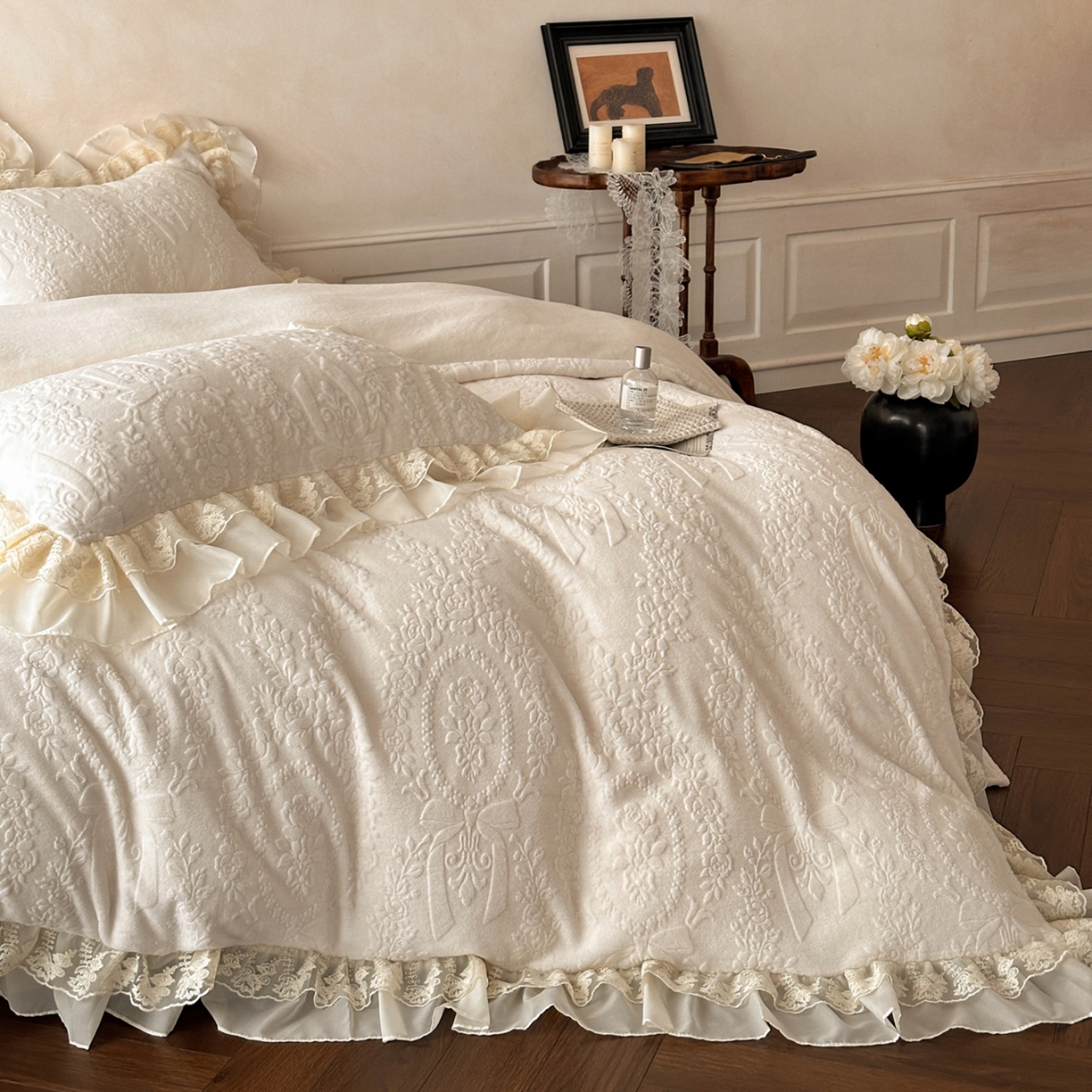 91家纺网 家纺一手货源 找家纺 （总）你好美丽 2025新款立体雕花牛奶绒双层花边四件套-玛丽系列