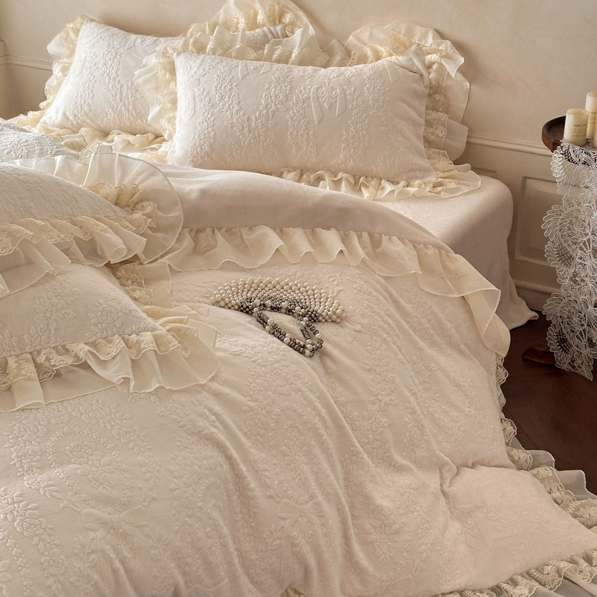 91家纺网 家纺一手货源 找家纺 （总）你好美丽 2025新款立体雕花牛奶绒双层花边四件套-玛丽系列