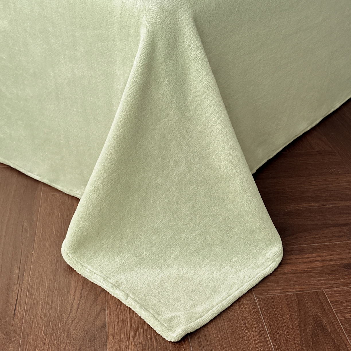 91家纺网 家纺一手货源 找家纺 你好美丽 2025新款立体雕花牛奶绒双层花边四件套-玛丽系列 玛丽绿