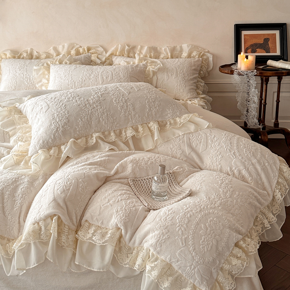 91家纺网 家纺一手货源 找家纺 （总）你好美丽 2025新款立体雕花牛奶绒双层花边四件套-玛丽系列